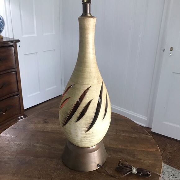 Vintage MCM Mid Century Modern swirl cut out tall table lamp 26.5” pottery - Picture 8 of 8